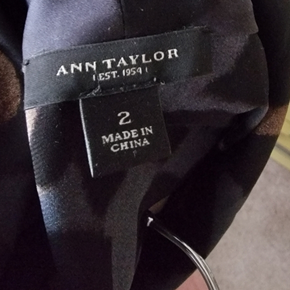 Ann Taylor Cowl Neck Leopard Sleeveless Top in Navy Blue Women's Size 2 - Picture 6 of 7